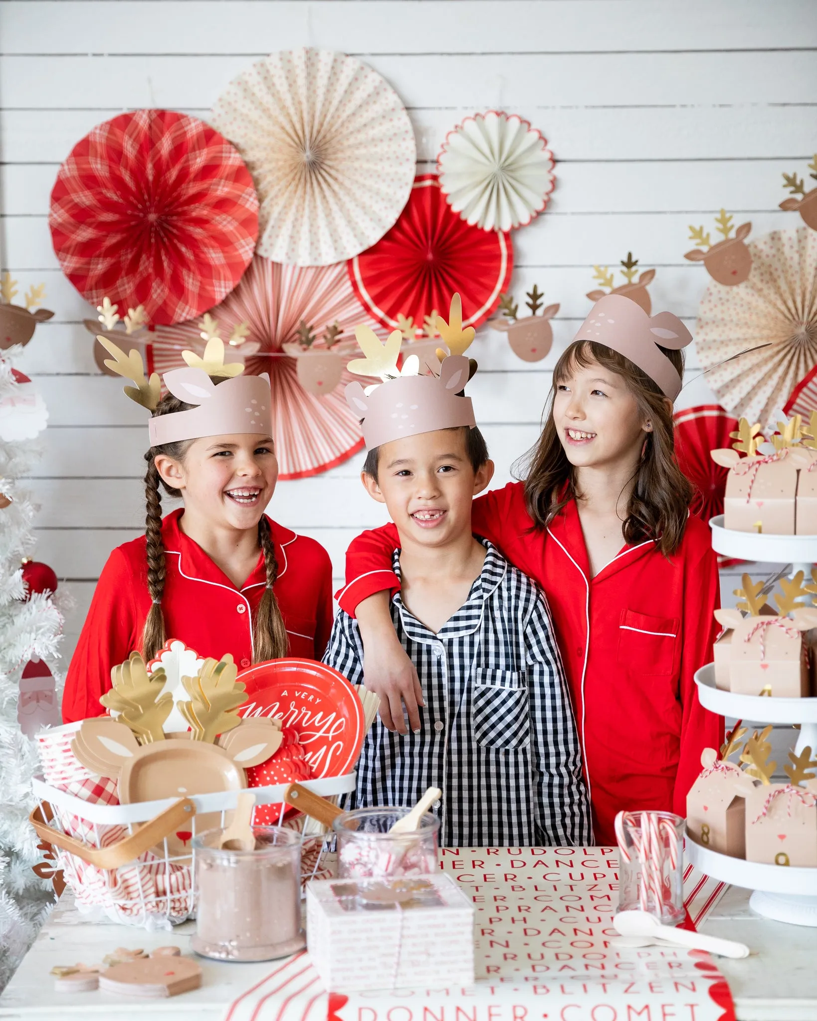 BEC908 - Dear Rudolph Reindeer Hat