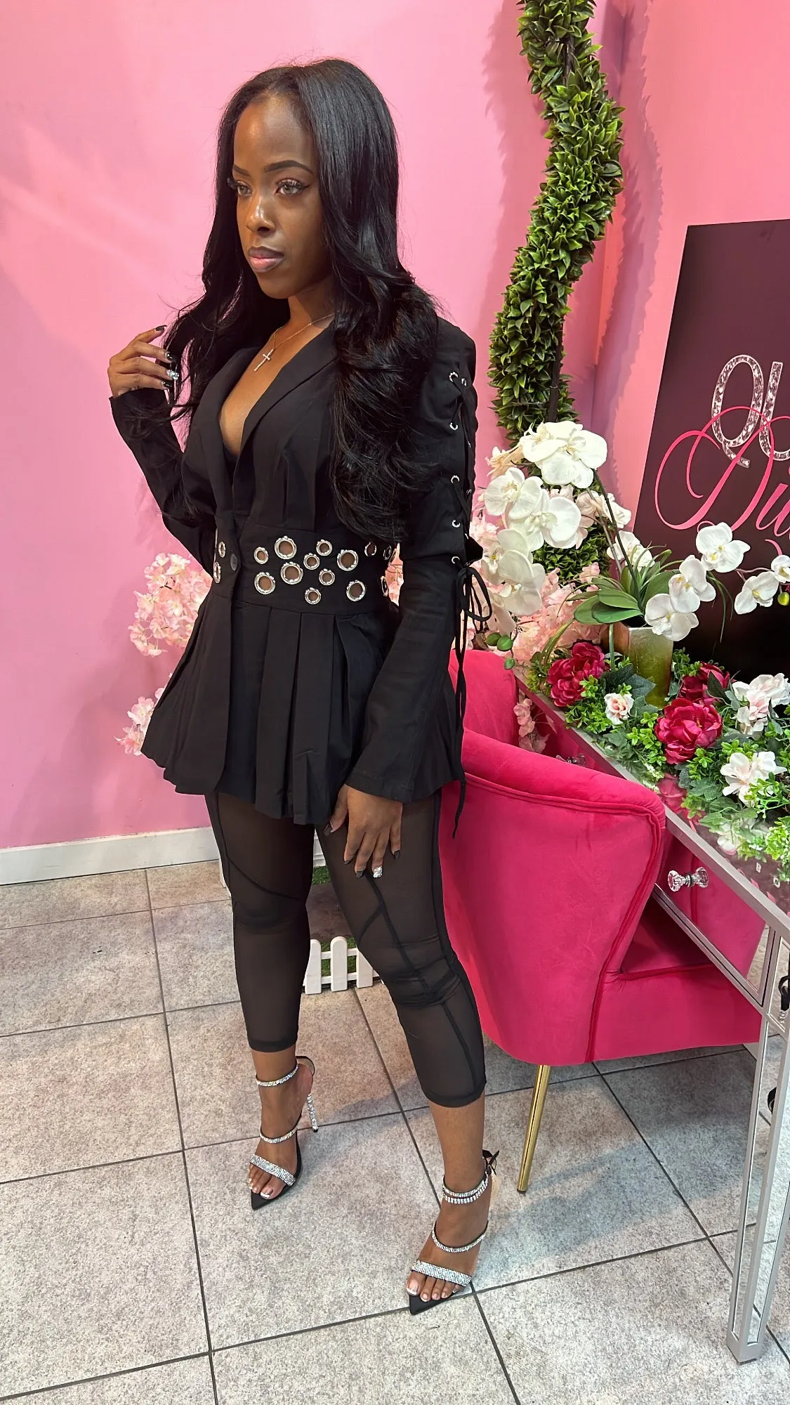 Doll Face Blazer - Black