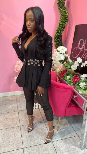 Doll Face Blazer - Black