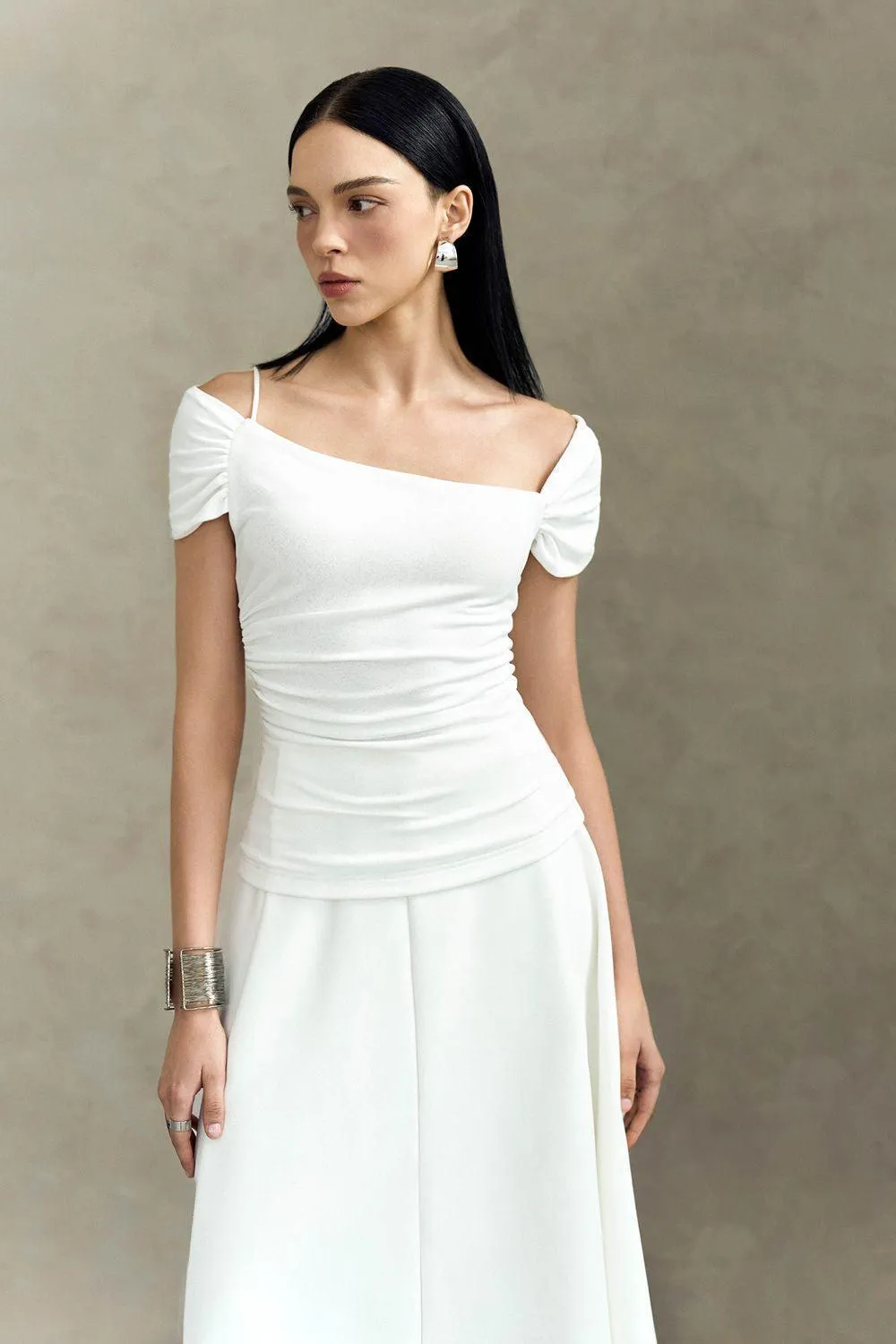 Ivory Bodycon Short Sleeved Knit Shirt