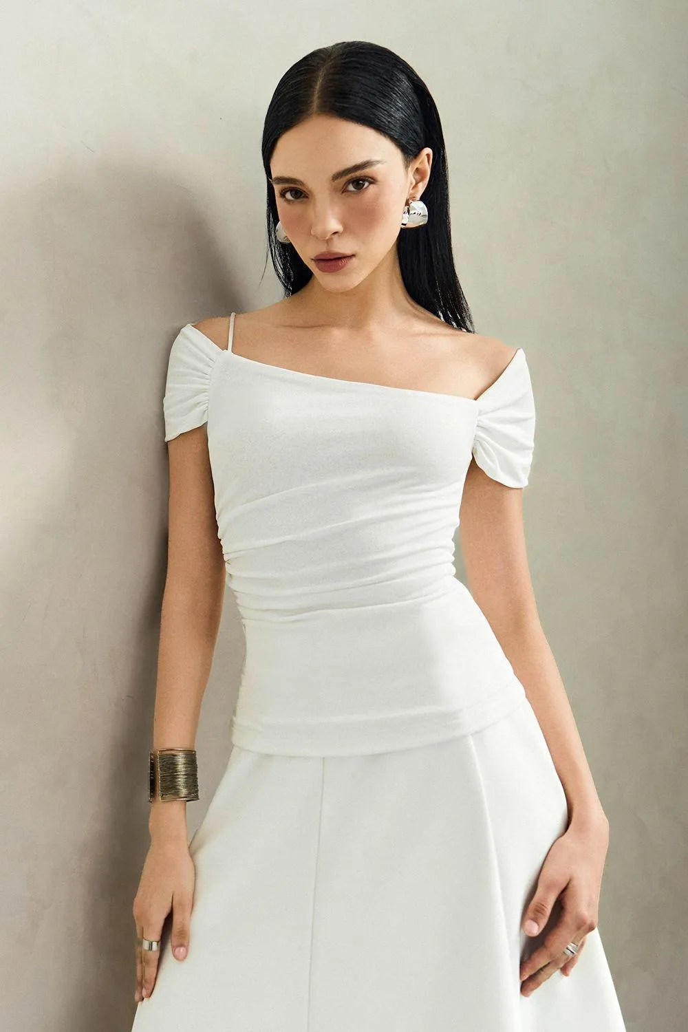 Ivory Bodycon Short Sleeved Knit Shirt