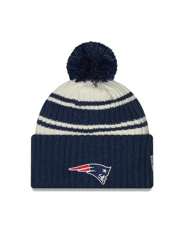 New England Patriots New Era 2022 Sideline - Sport Cuffed Pom Knit Hat - Cream/Navy