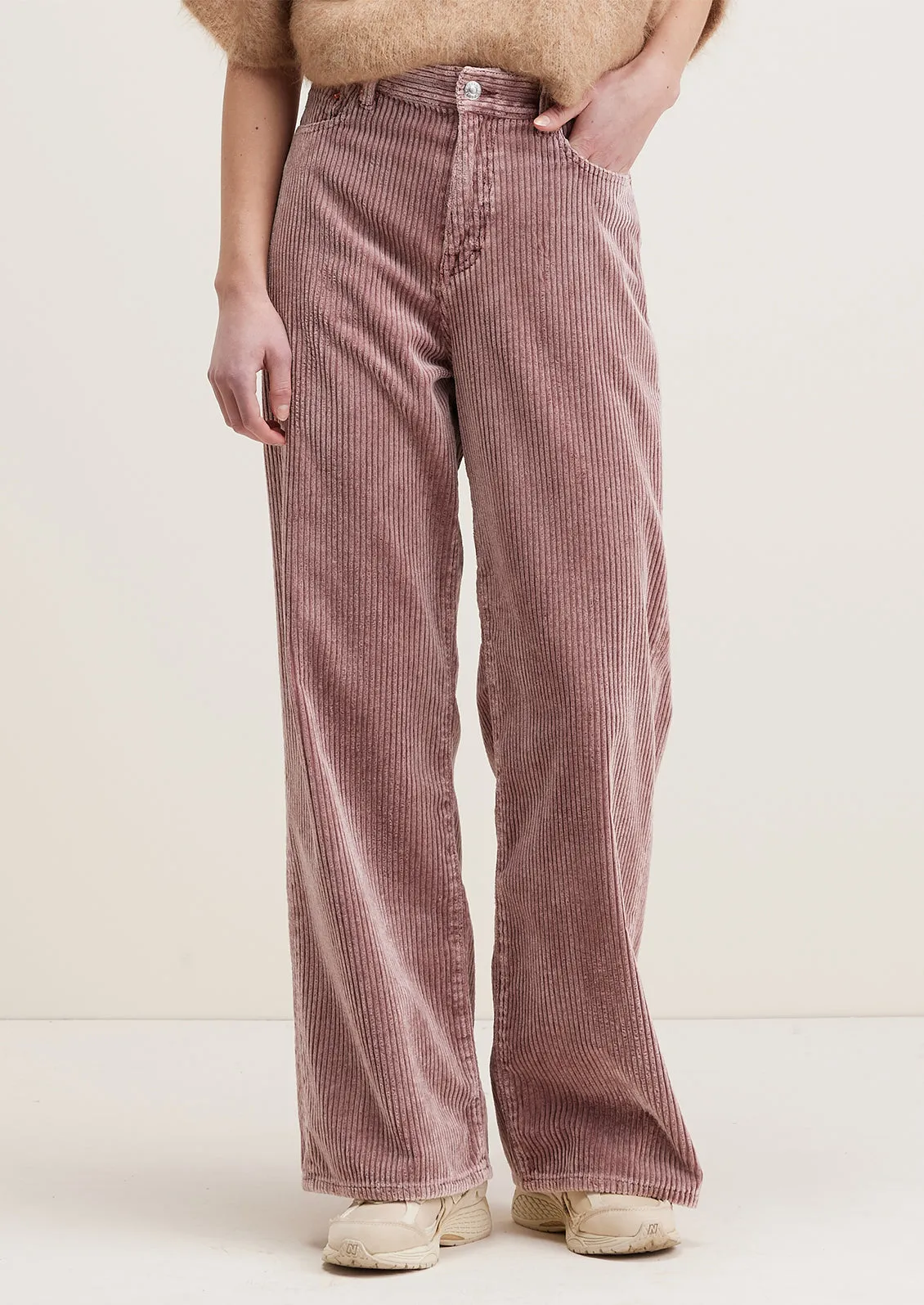 Parthe Corduroy Pants