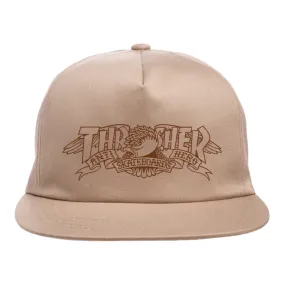 THRASHER X ANTI-HERO MAG BANNER SNAPBACK KHAKI