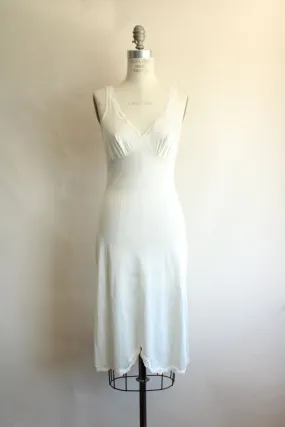 Vintage 1970s Warners Frostings Ivory Full Slip, Size 32